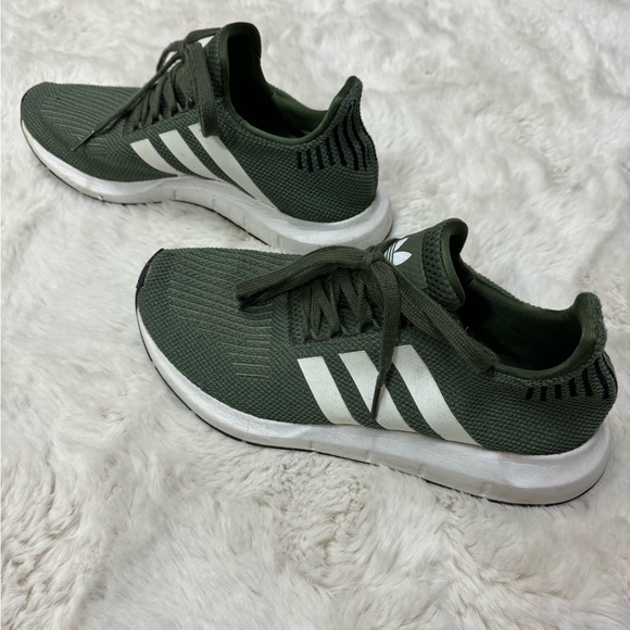 Adidas sneakers, army green, size 8.5 - Picture 3 of 6